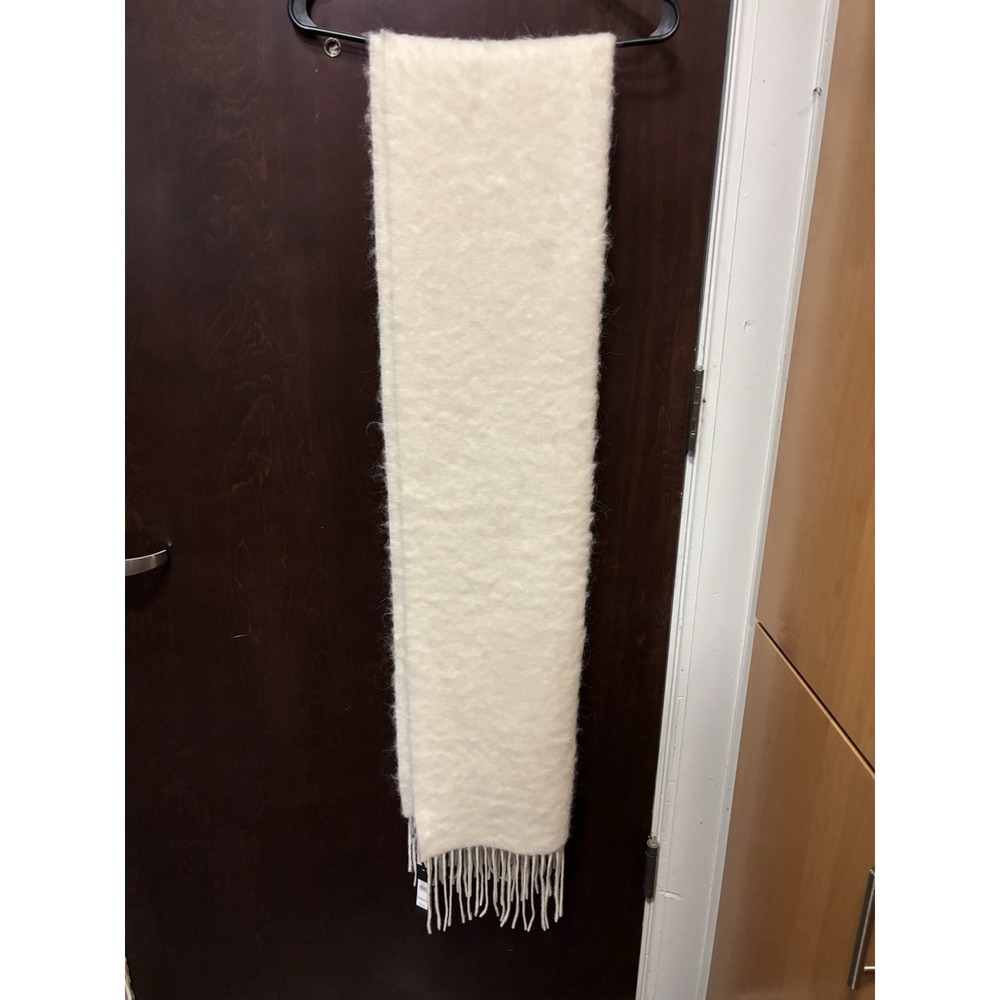 Banana Republic Alpaca Scarf For Women.‎ Off-white 72 Inch New With Tags